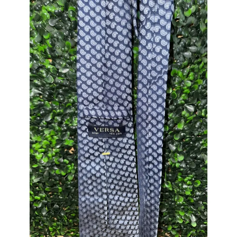 Versa Milan New York Silk Necktie, 61in Classic Style